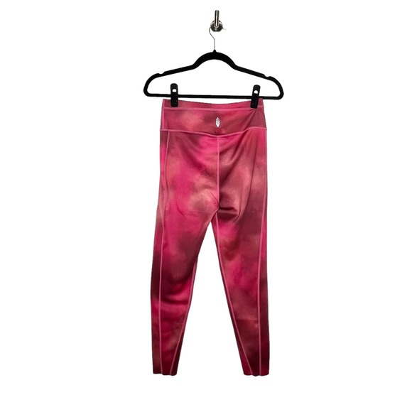 NEW Free People Movement Beat the Heat Leggings in Red Combo Size Medium - Picture 5 of 9